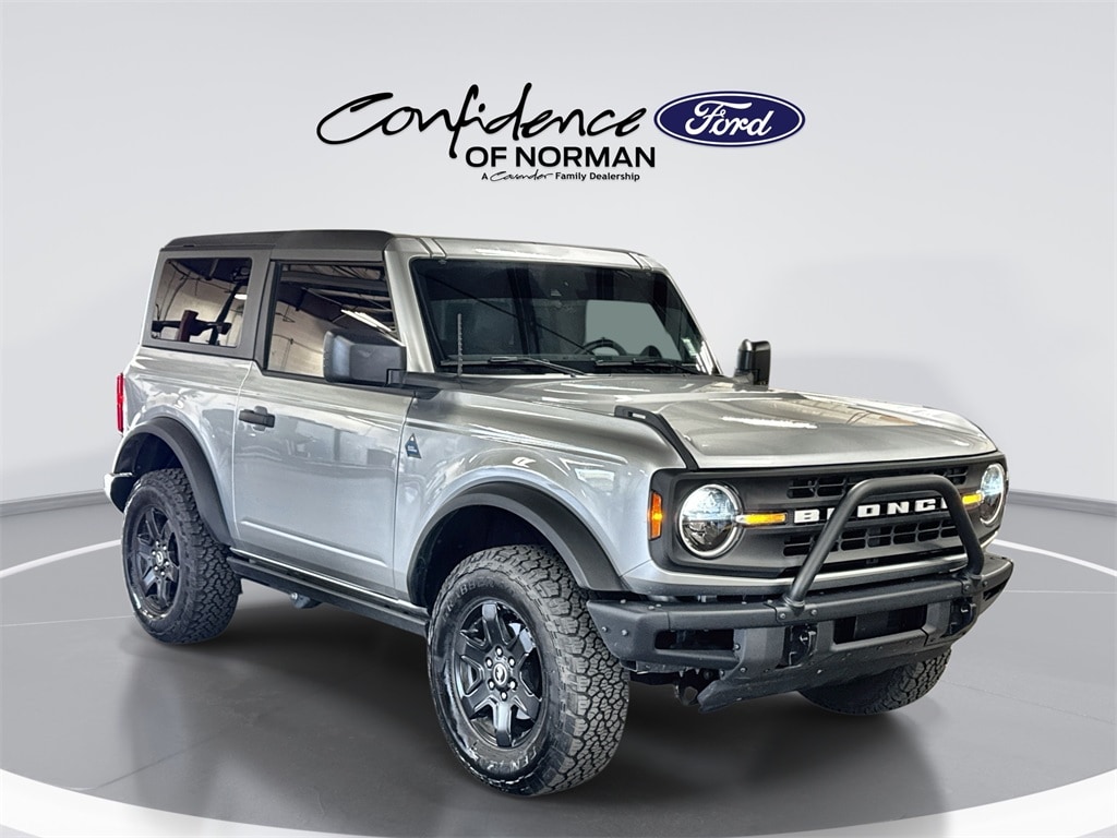 2024 Ford Bronco 2-Door Black Diamond's photo