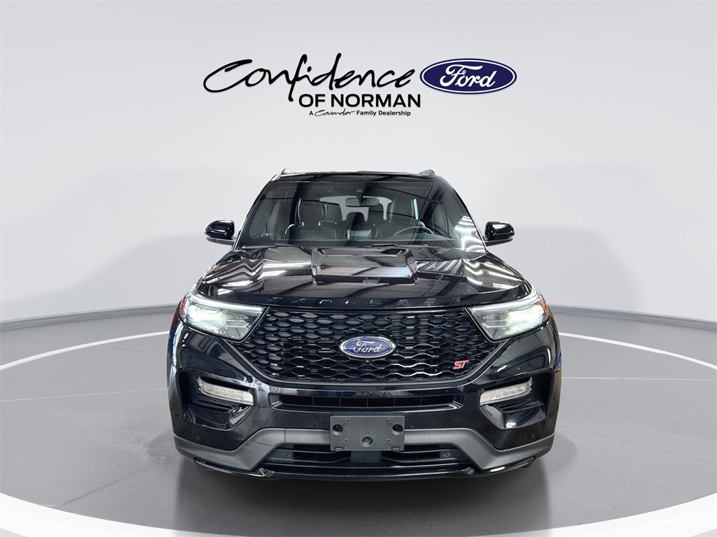 2022 Ford Explorer ST photo 2