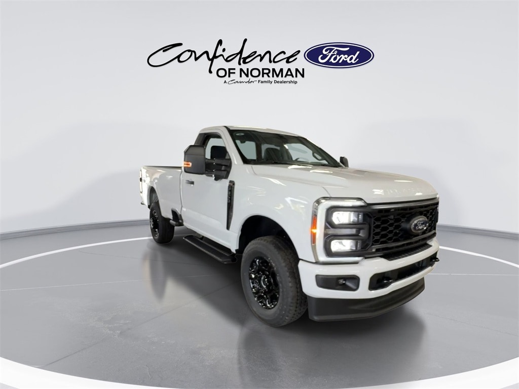 2025 Ford F-350 photo 2