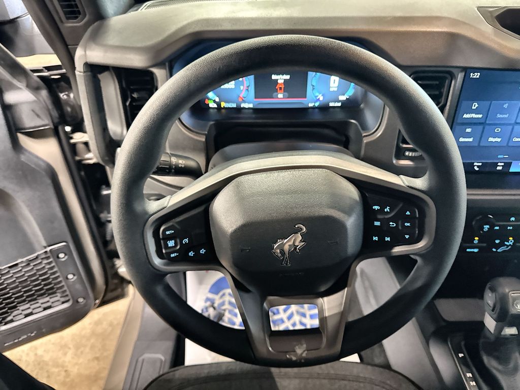2025 Ford Bronco 4-Door Base - Photo 17