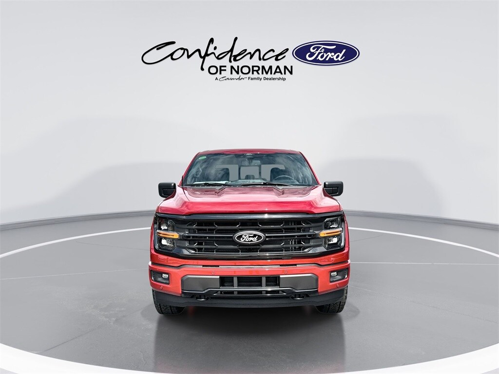 2025 Ford F-150 XLT photo 2