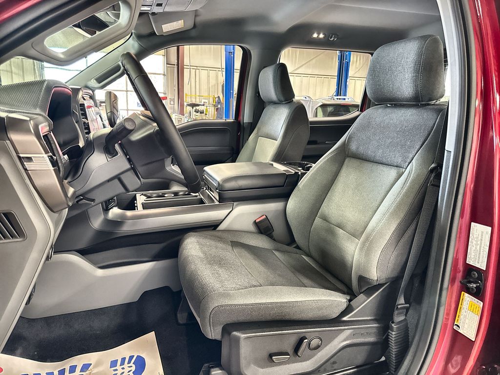 2025 Ford F-150 XLT - Photo 13