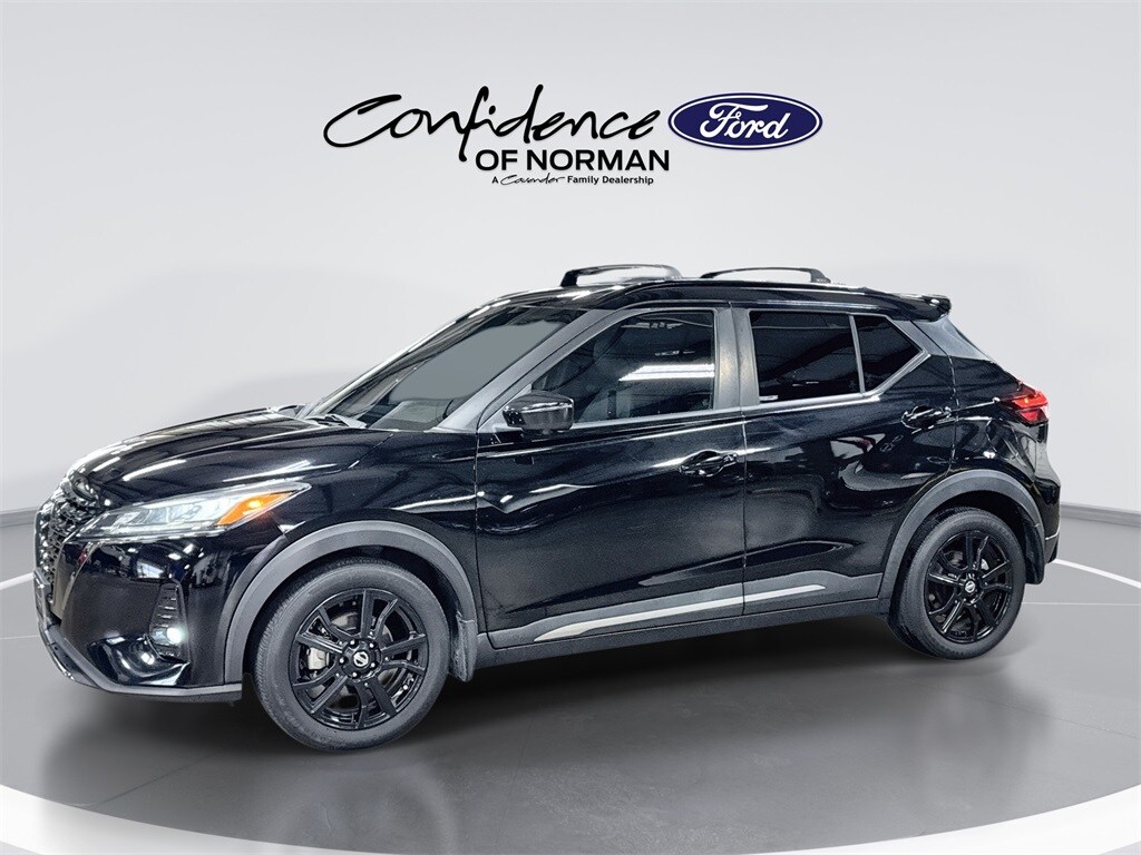 2021 Nissan Kicks SR photo 3