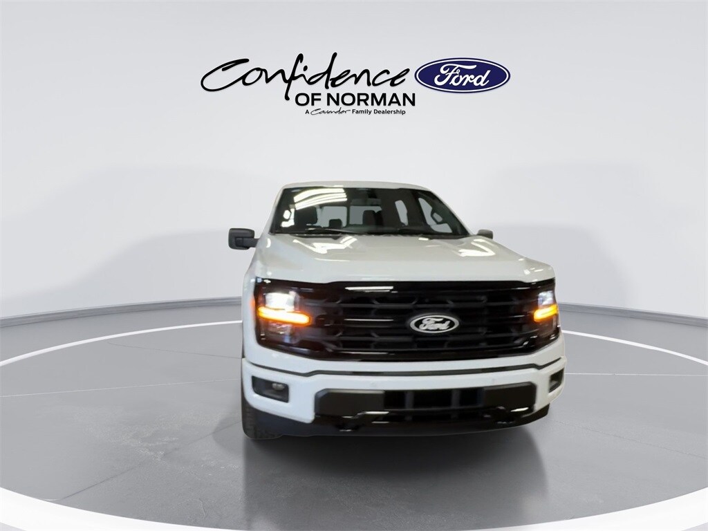2025 Ford F-150 XLT photo 3