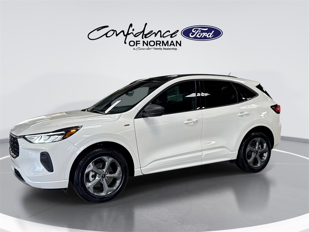2024 Ford Escape ST-Line photo 2