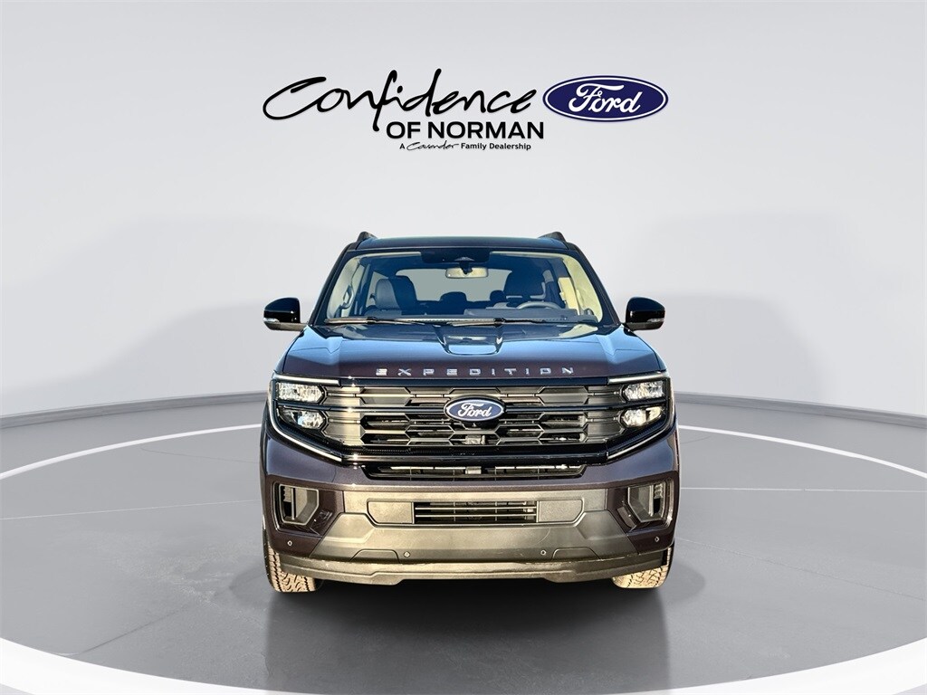 2025 Ford Expedition photo 2