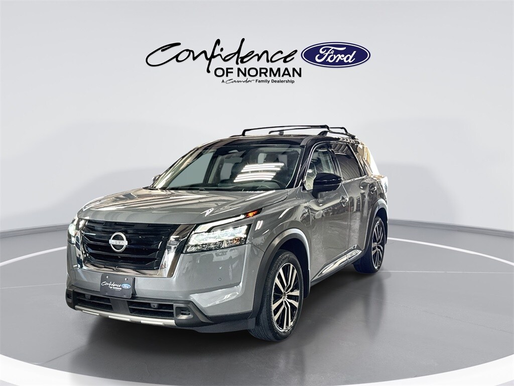 2023 Nissan Pathfinder Platinum photo 3