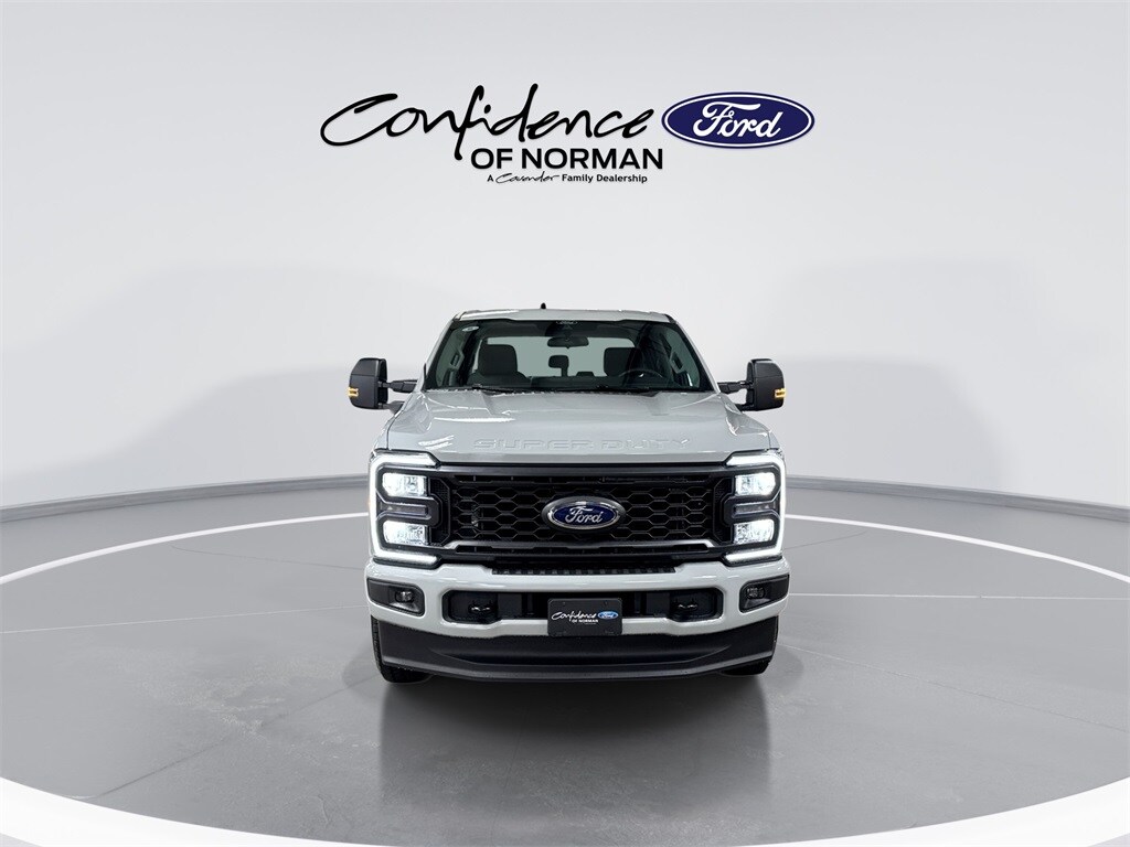 2026 Ford F-250 photo 2