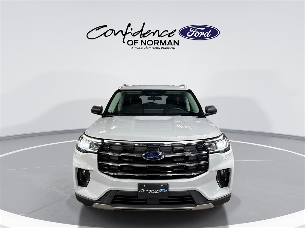 2026 Ford Explorer photo 2