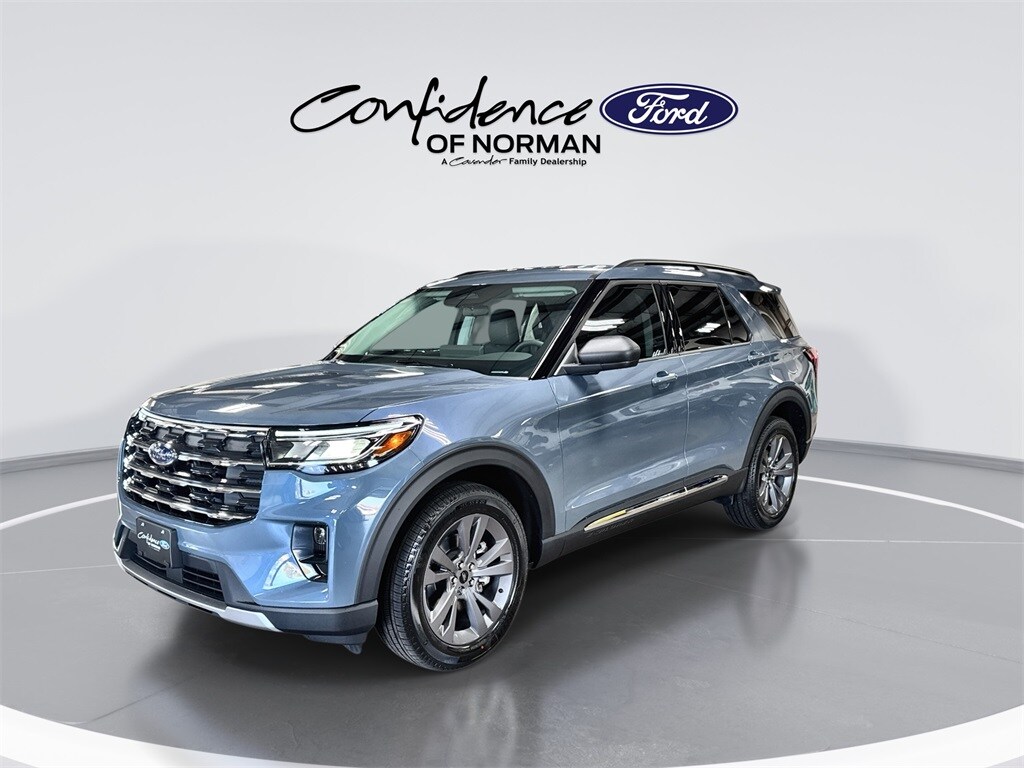 2025 Ford Explorer photo 3