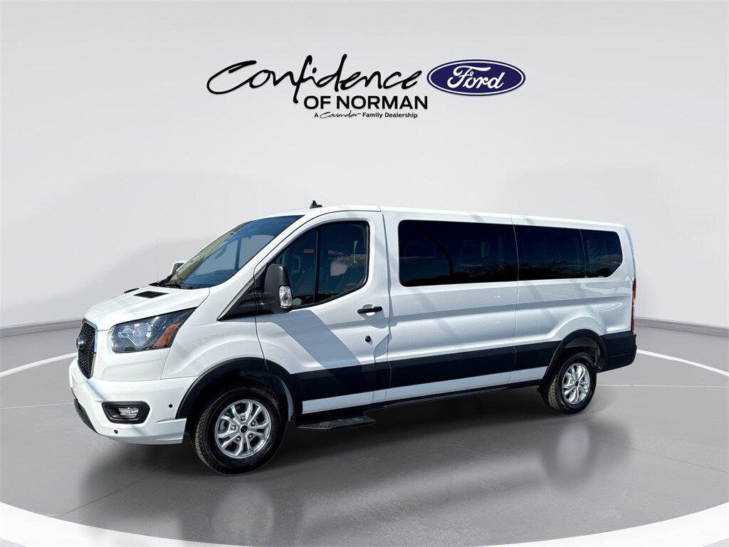 2025 Ford Transit Passenger Van XLT photo 4