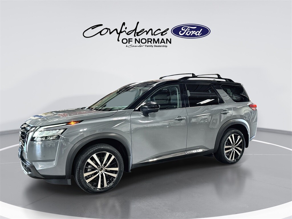 2023 Nissan Pathfinder Platinum photo 4