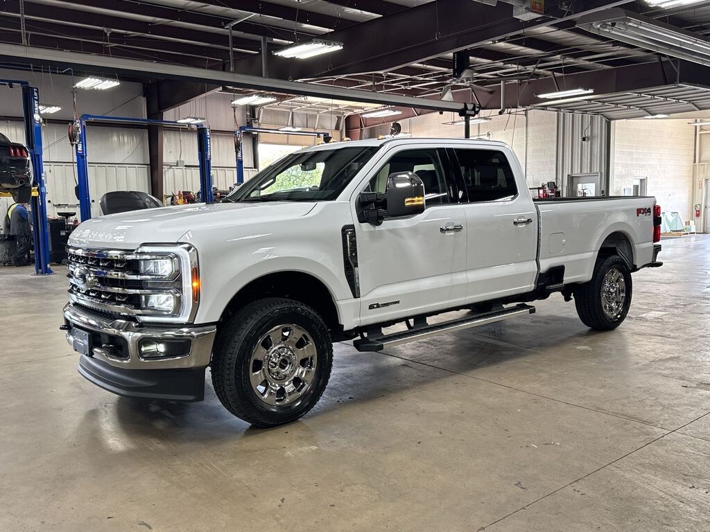 New 2026 Ford Super Duty F-350 Lariat Truck Crew Cab