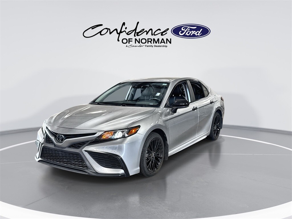 2021 Toyota Camry SE photo 3