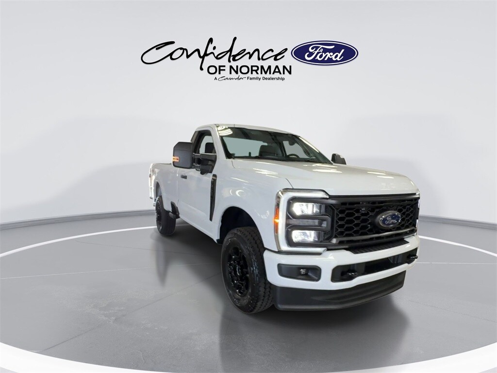 2025 Ford F-350 photo 2