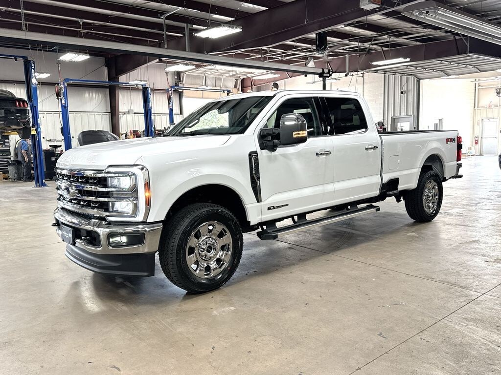 New 2026 Ford Super Duty F-350 Lariat Truck Crew Cab