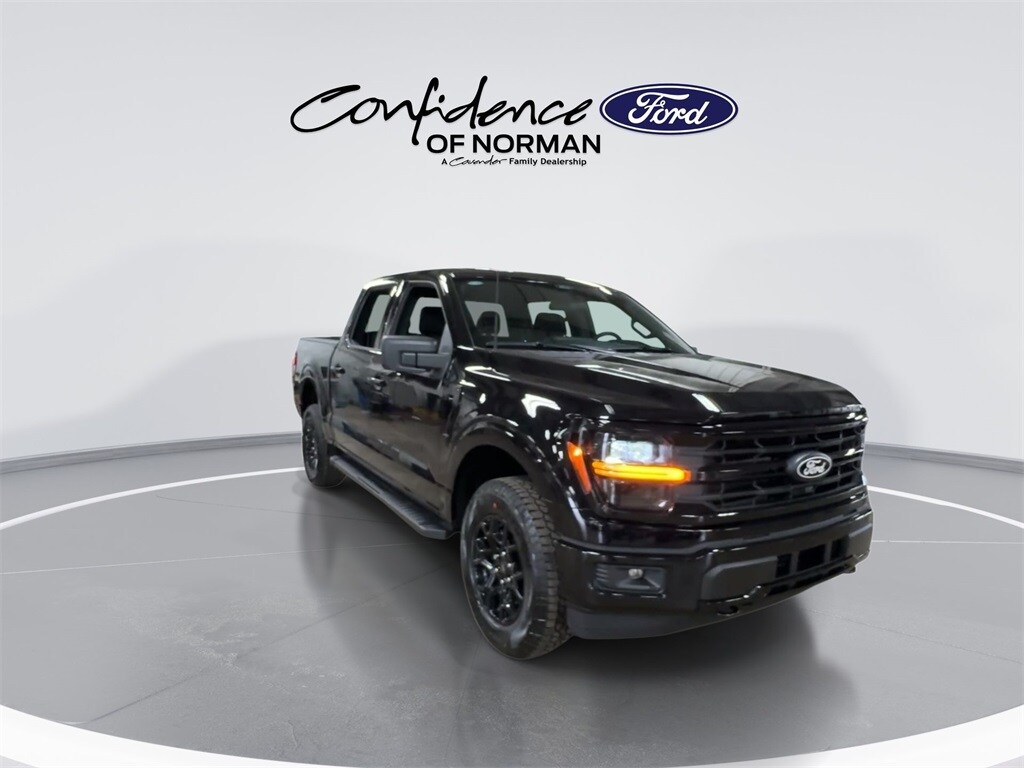 2025 Ford F-150 XLT photo 2