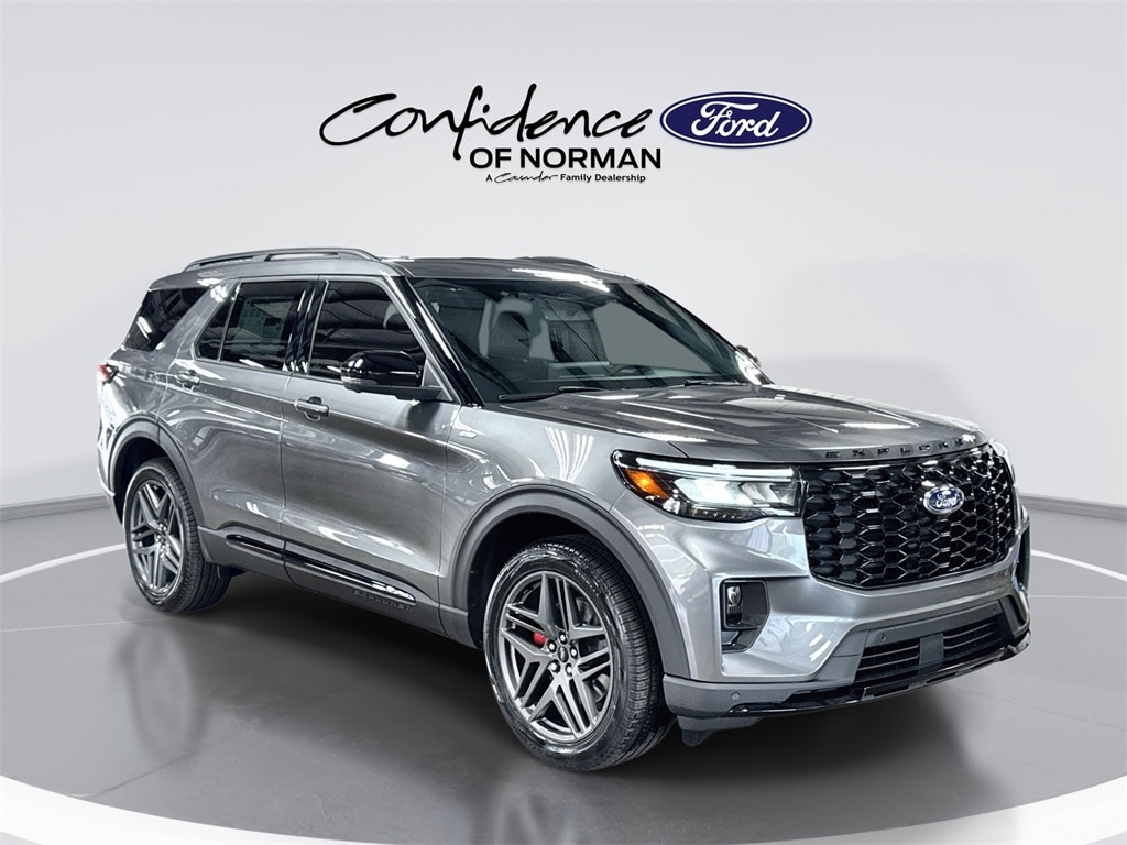 2025 Ford Explorer ST-LINE's photo