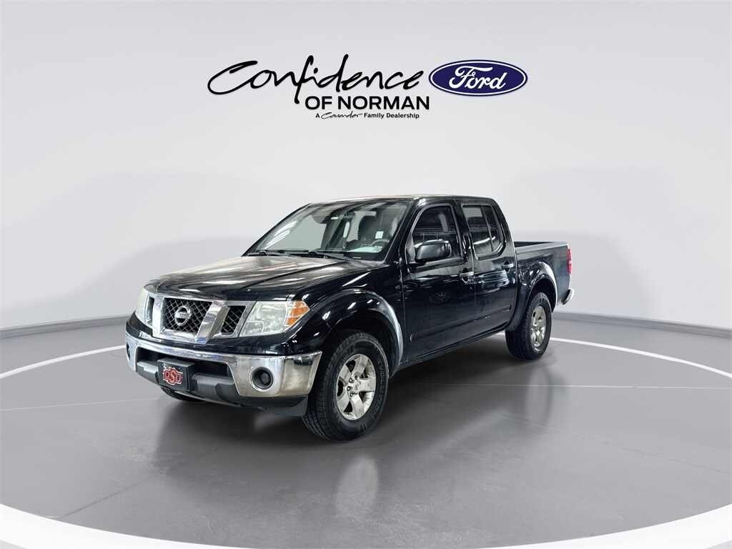 2011 Nissan Frontier SV photo 2