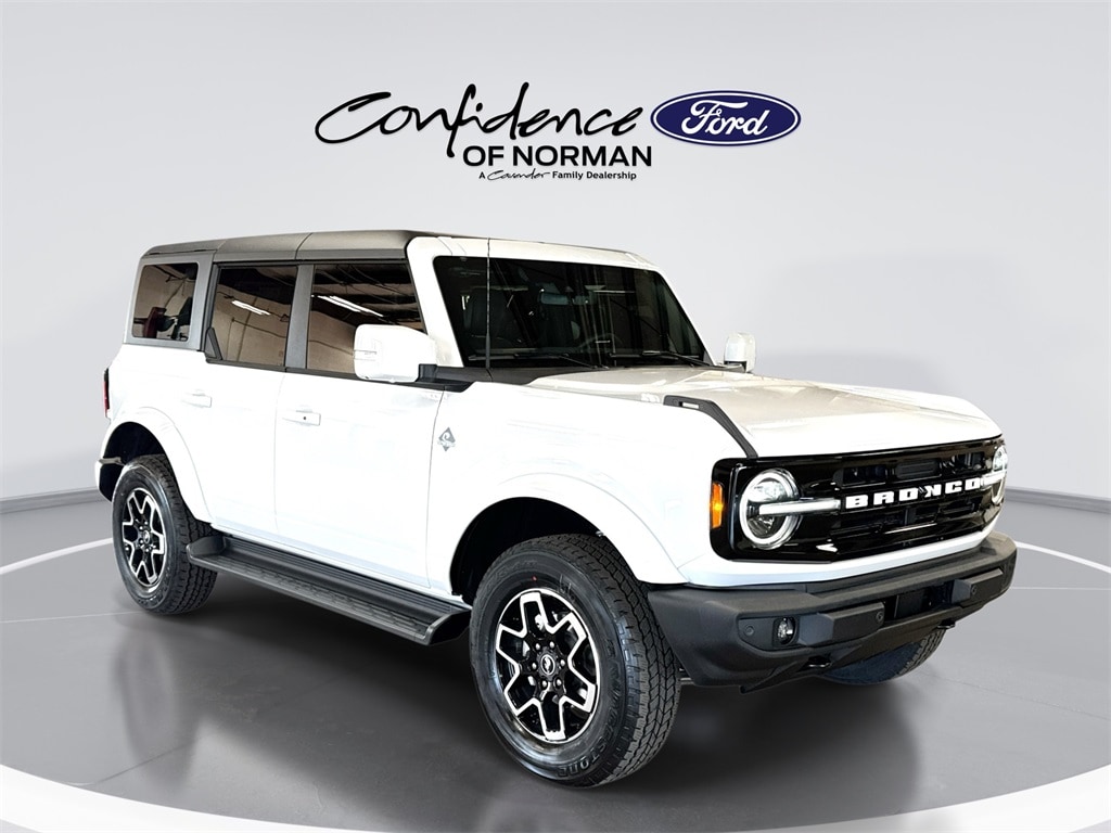 2025 Ford Bronco 4-Door Outer Banks's photo