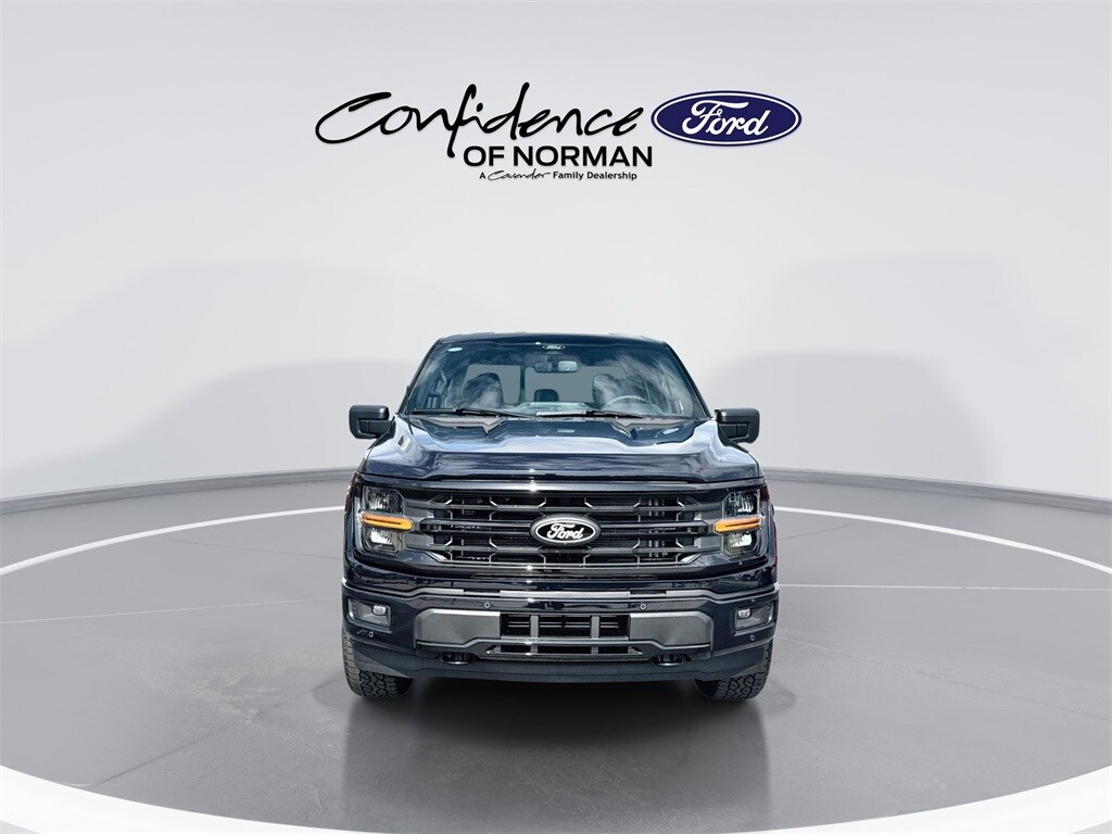 2025 Ford F-150 XLT photo 2