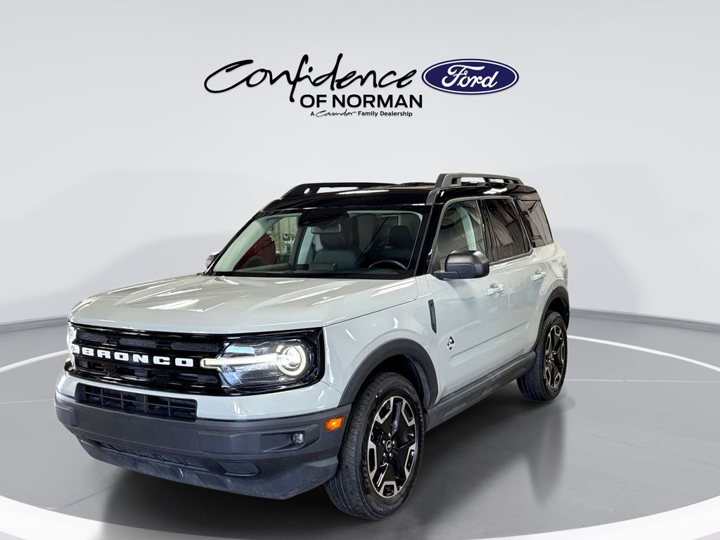 View vehicle photo 3