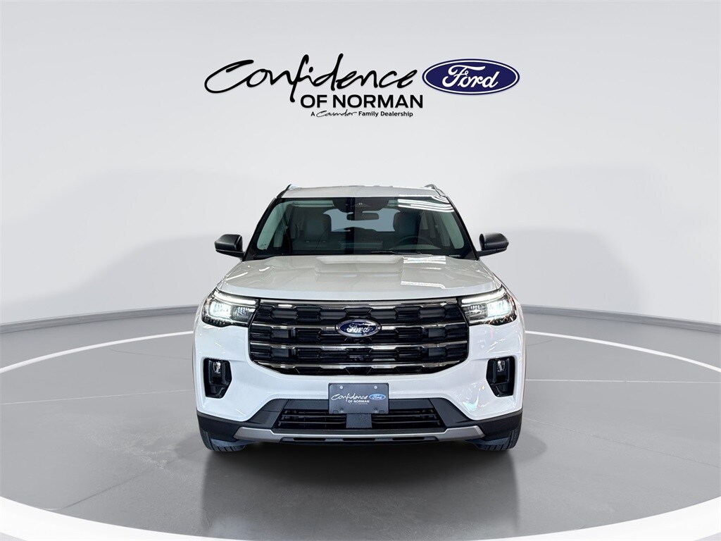 2026 Ford Explorer photo 2