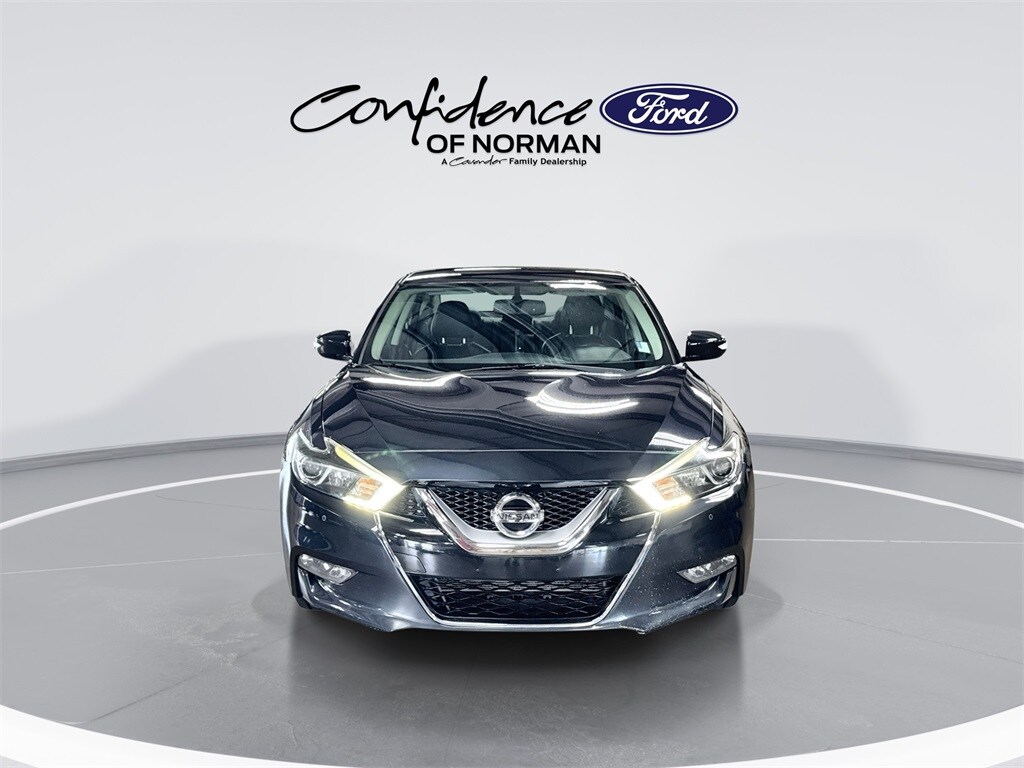 2017 Nissan Maxima SV photo 2