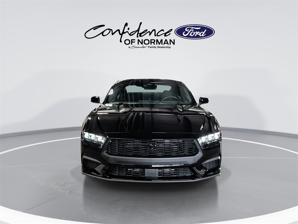 2025 Ford Mustang EcoBoost photo 2