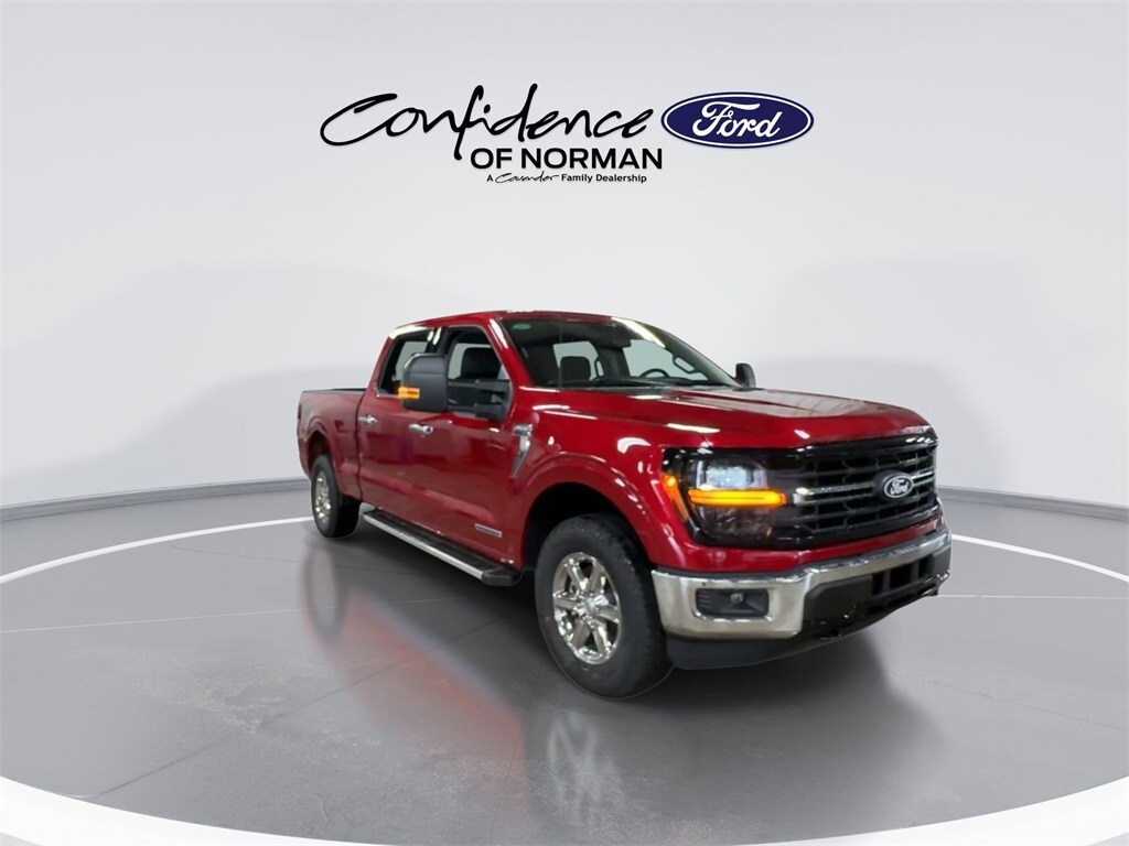 2025 Ford F-150 XLT photo 2