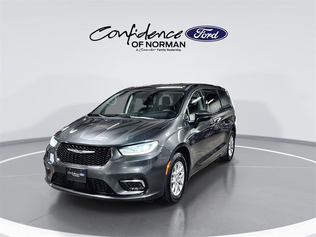 Used 2023 Chrysler Pacifica Touring L Minivan/Van
