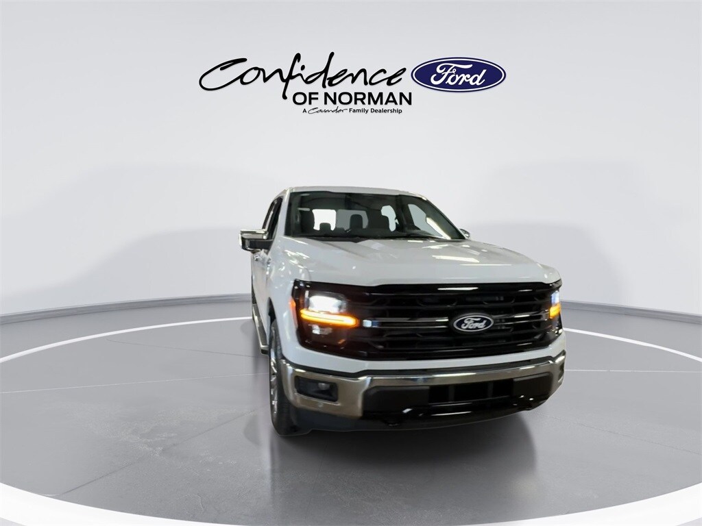 2025 Ford F-150 XLT photo 2
