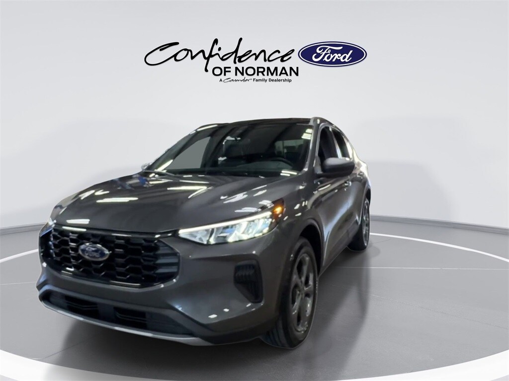 2025 Ford Escape ST-Line photo 4