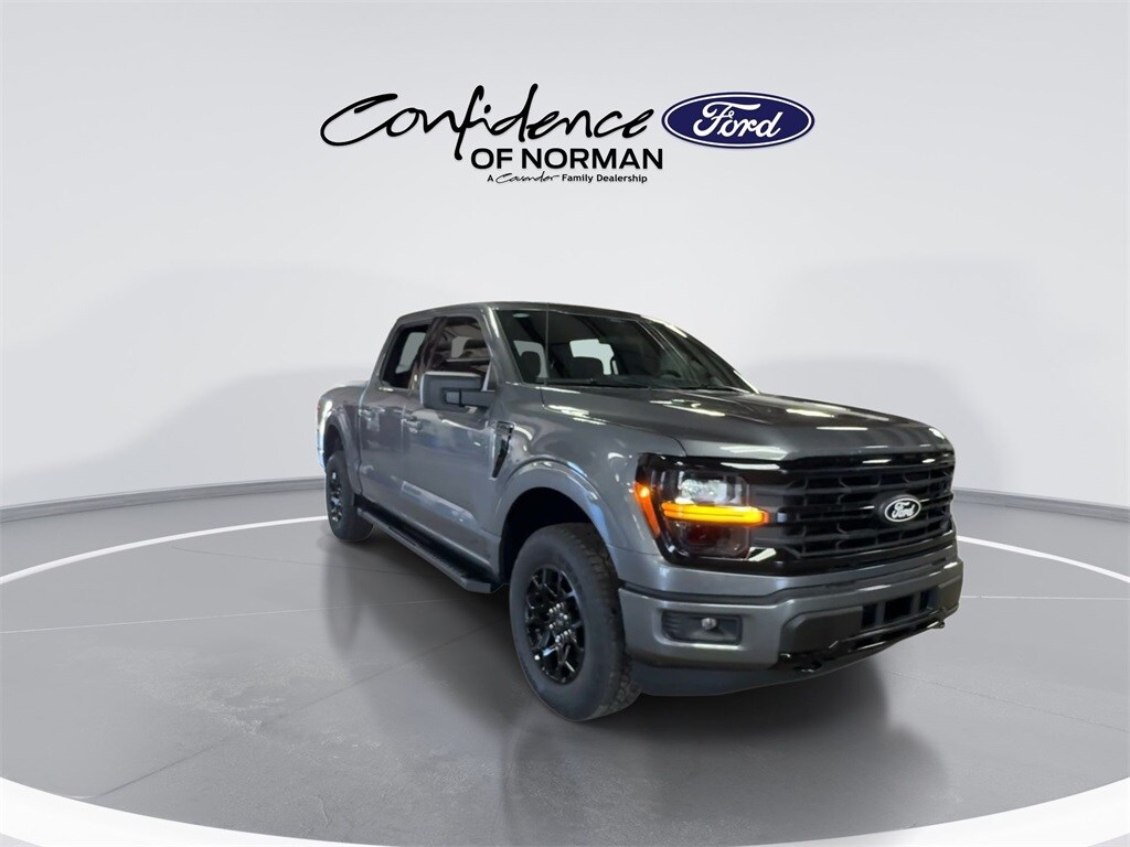 2025 Ford F-150 XLT photo 2