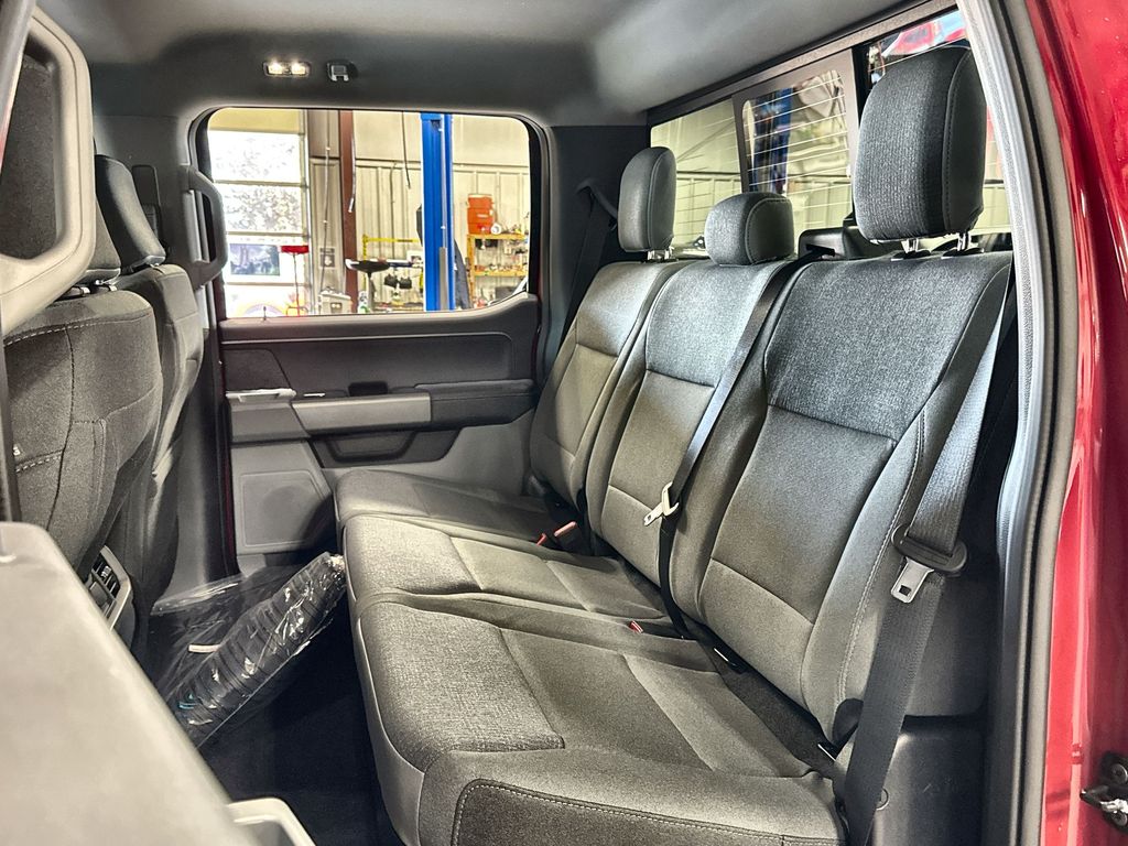 2025 Ford F-150 XLT - Photo 26