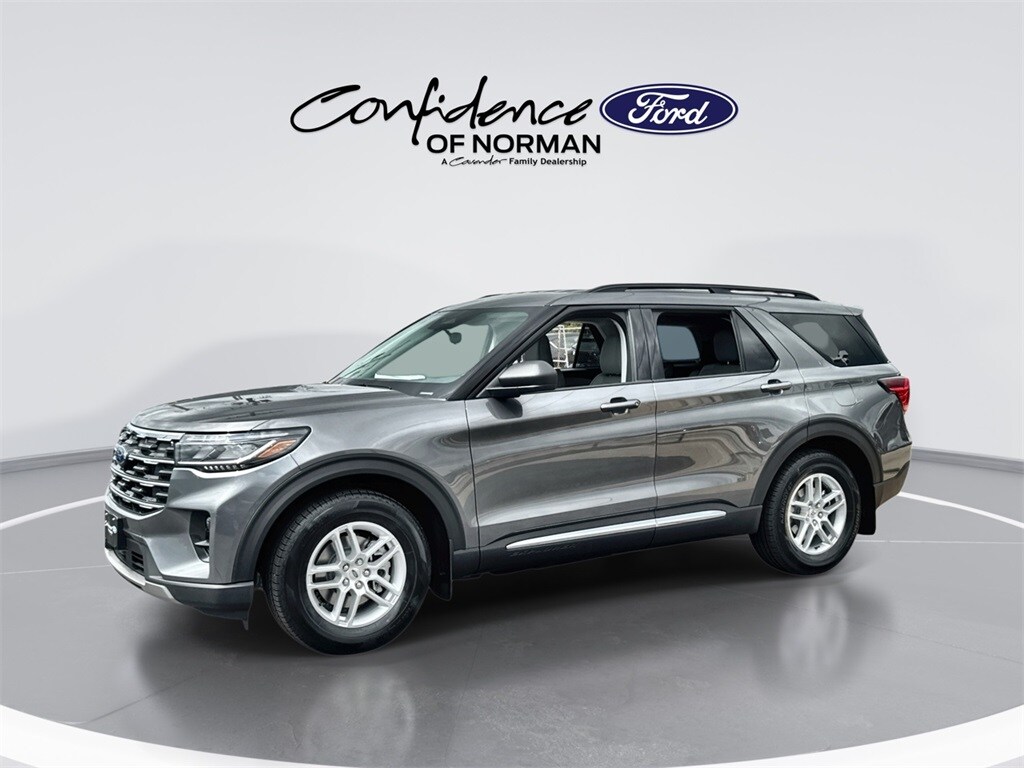 2025 Ford Explorer photo 4