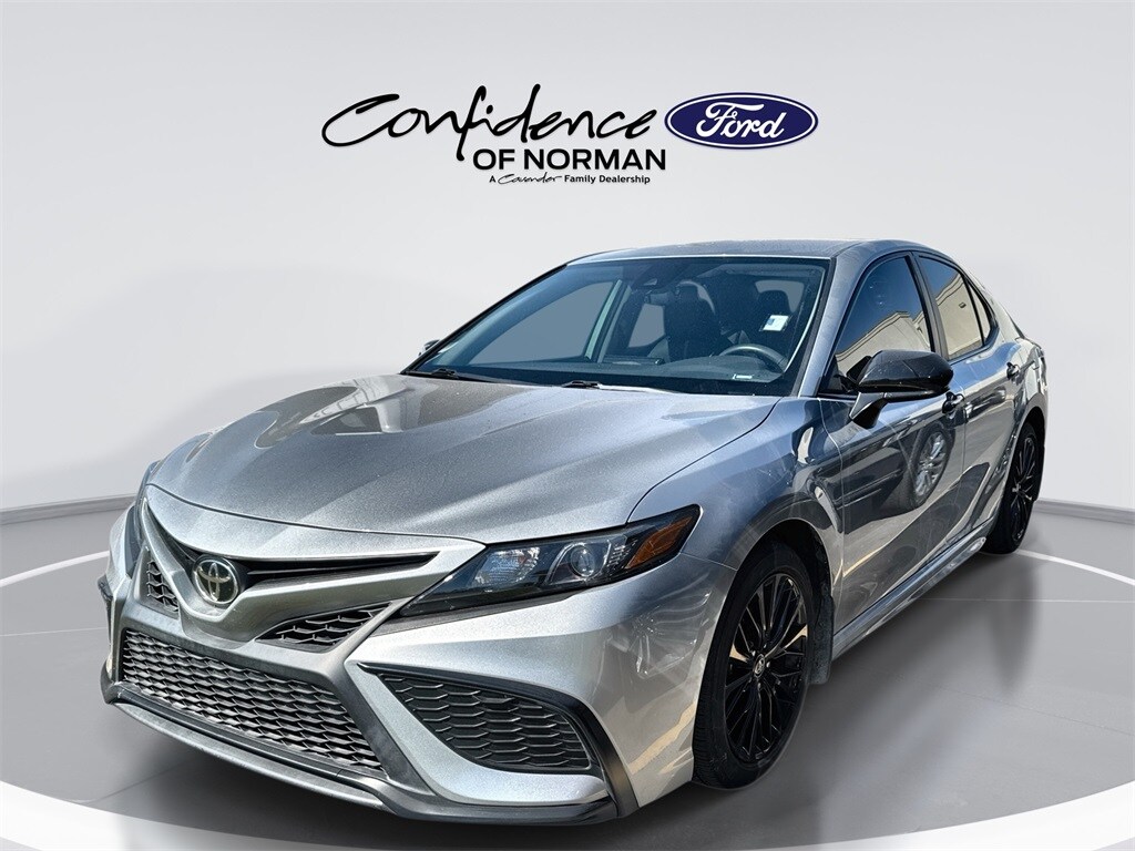 2024 Toyota Camry SE photo 3