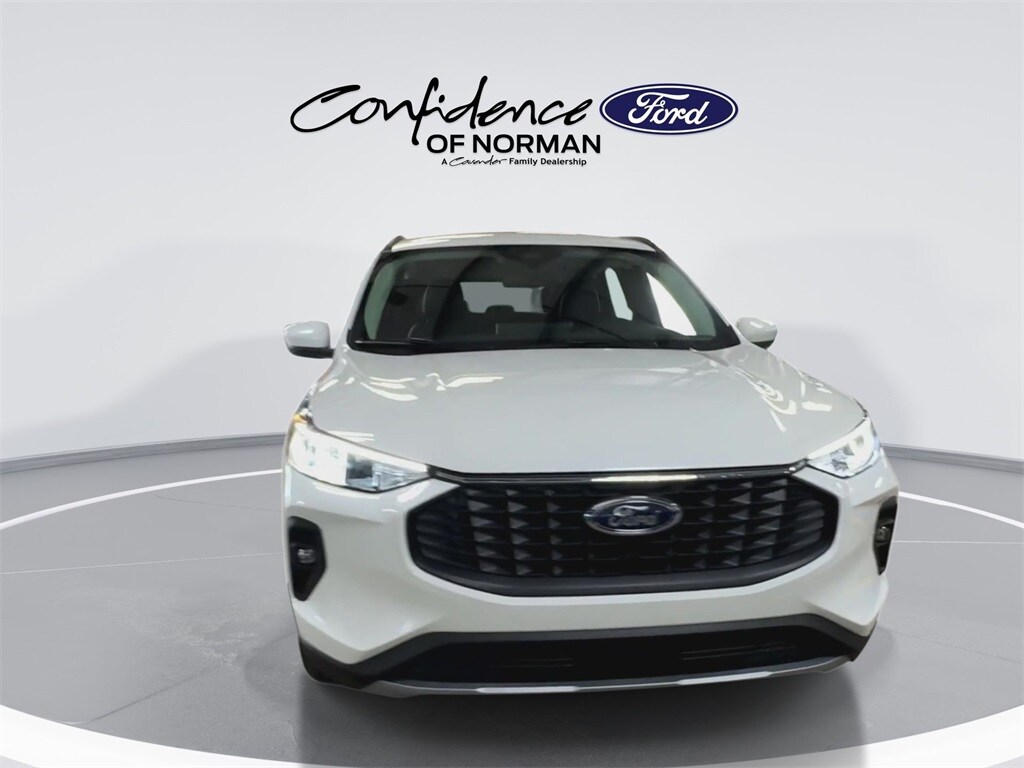 2025 Ford Escape Plug-In Hybrid photo 3