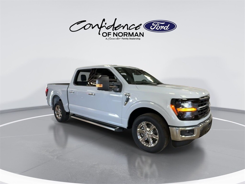 2025 Ford F-150 XLT photo 2