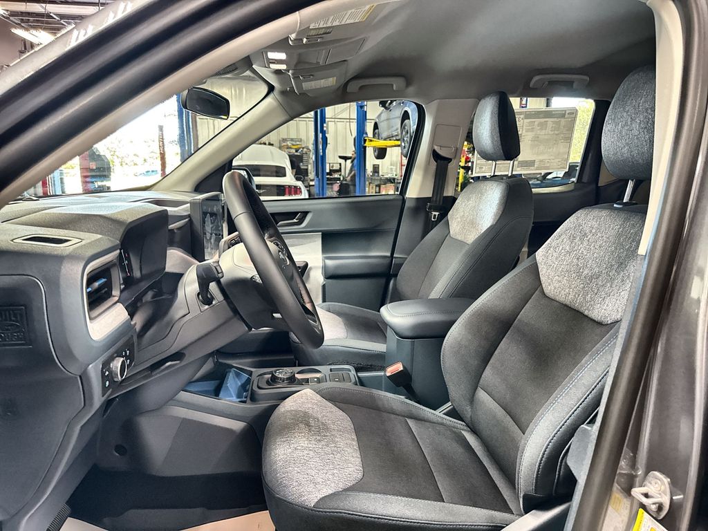 2025 Ford Maverick XLT - Photo 12