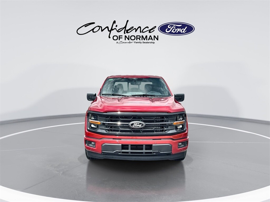 2025 Ford F-150 XLT photo 2