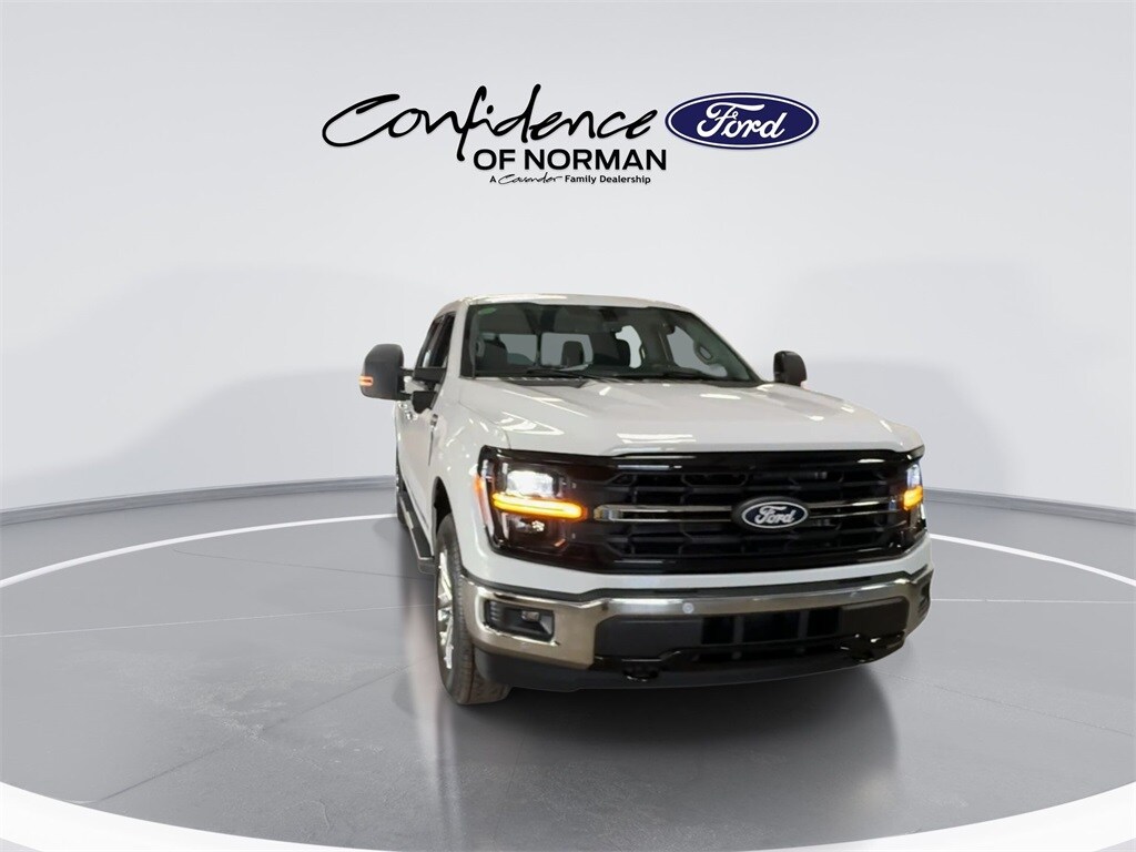2025 Ford F-150 XLT photo 2