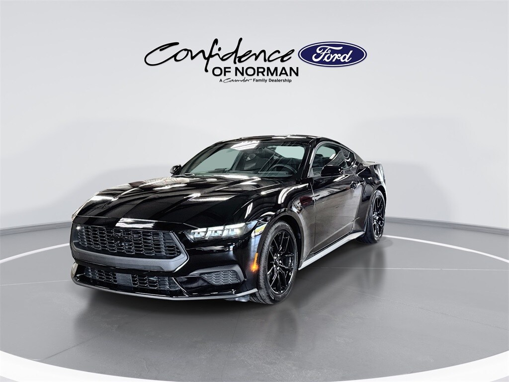 2025 Ford Mustang EcoBoost photo 3