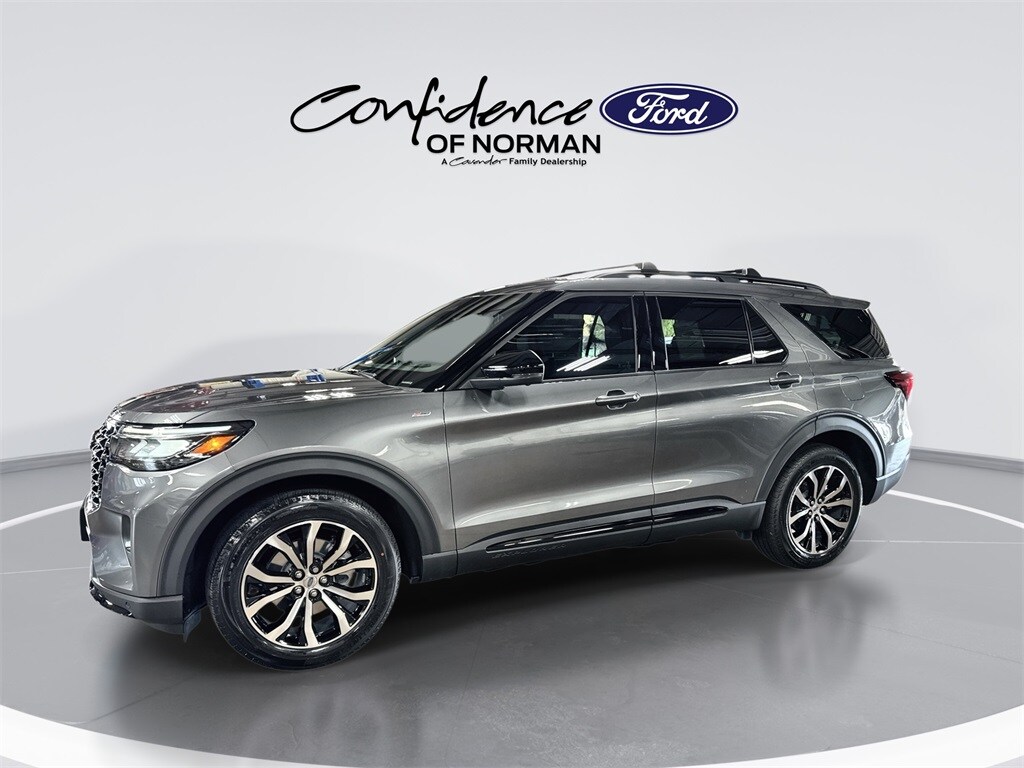 2025 Ford Explorer ST-Line photo 3