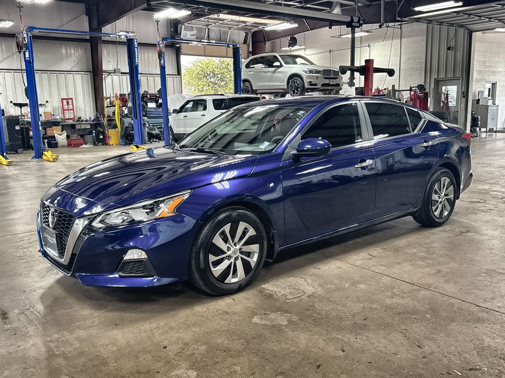 Deep Blue Pearl 2020 Nissan Altima 2.5 S FWD Sedan Front-Wheel Drive Continuously Variable Transmission