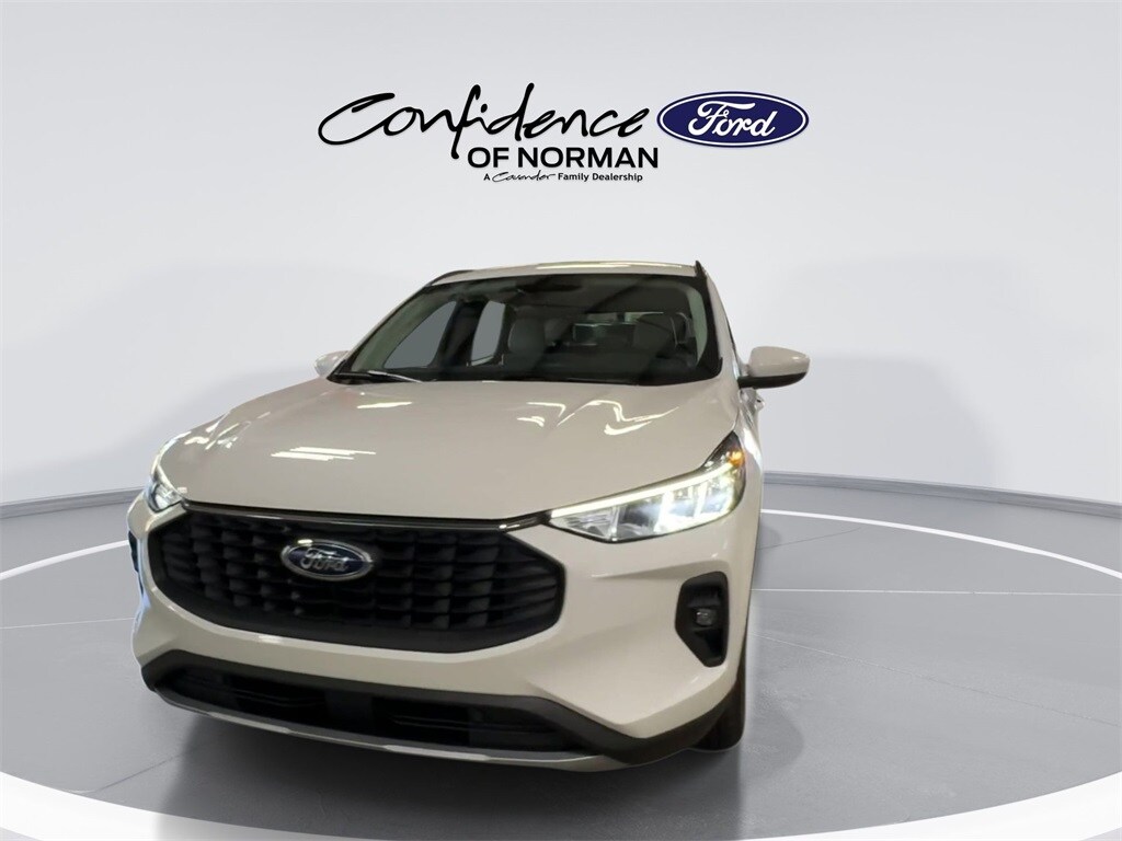 2025 Ford Escape Plug-In Hybrid photo 4