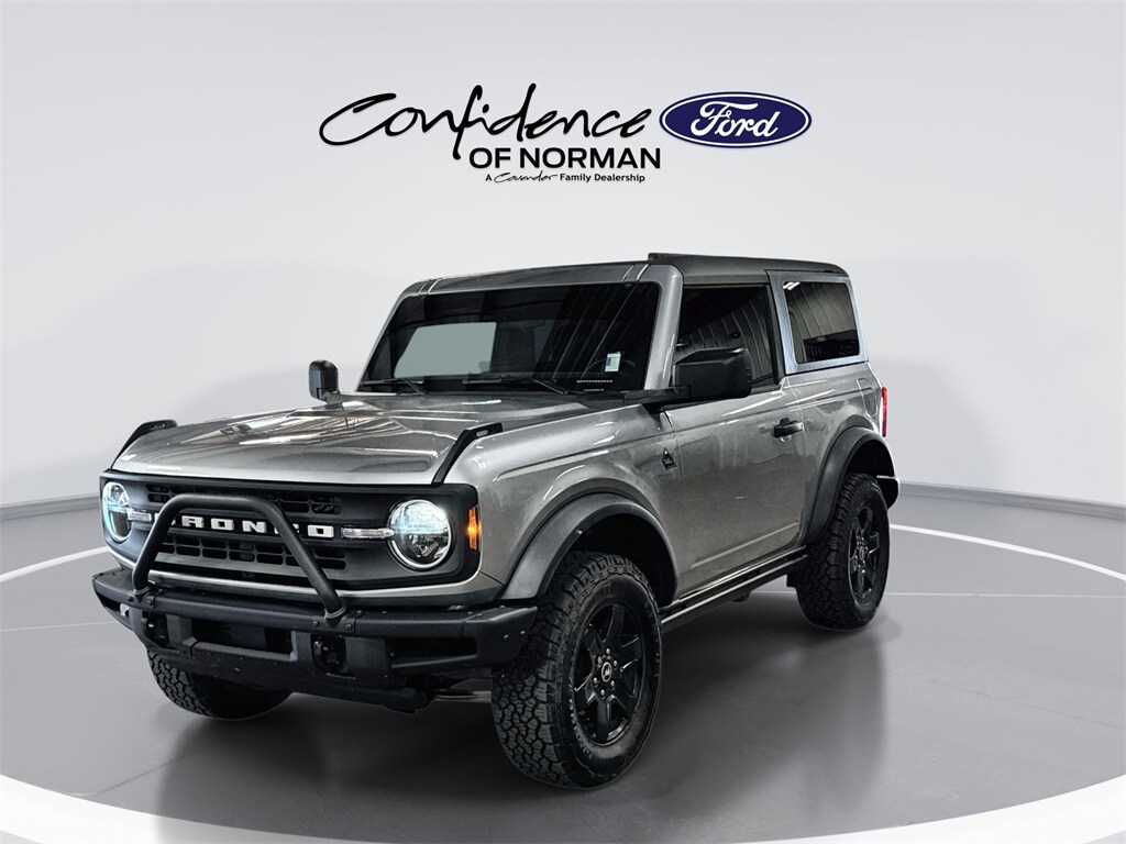 2024 Ford Bronco Black Diamond photo 2