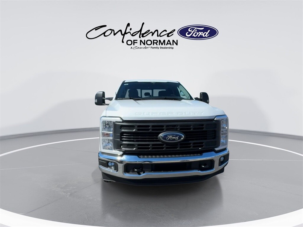 2025 Ford F-250 photo 3