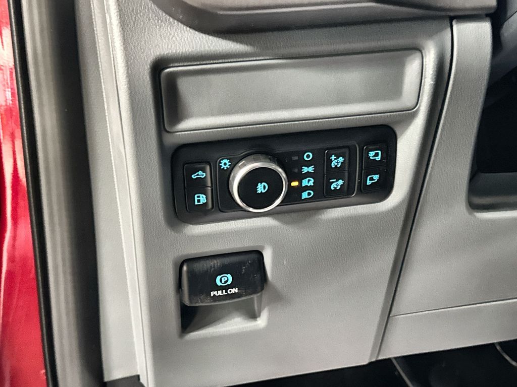 2025 Ford F-150 XLT - Photo 17