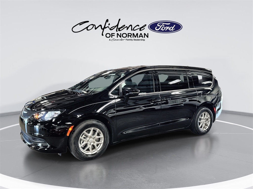 Used 2025 Chrysler Voyager LX Minivan/Van